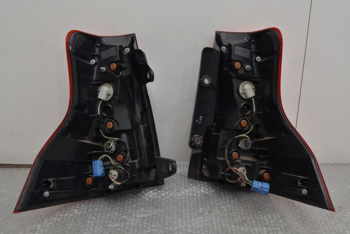 美品】トヨタ 150 ランドクルーザープラド 中期 純正 テールランプ