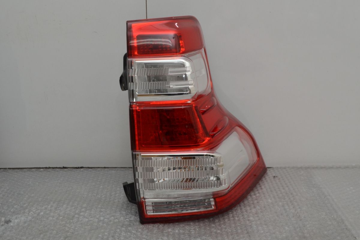 美品】トヨタ 150 ランドクルーザープラド 中期 純正 テールランプ