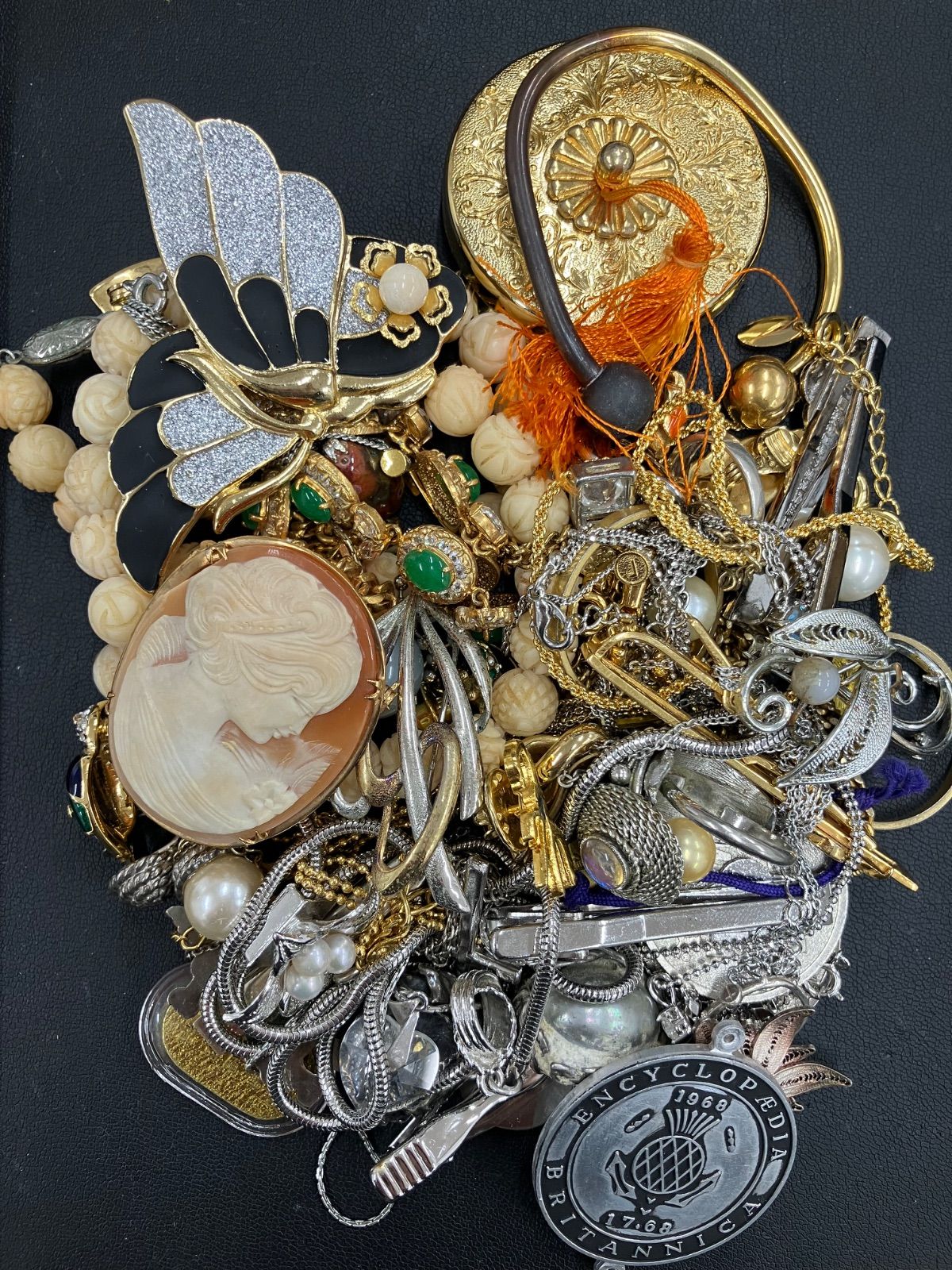 遺品整理 生前整理 アクセサリーまとめ1 - メルカリ