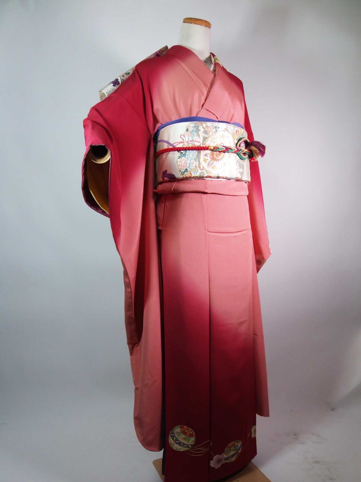 美品 振袖＋正絹長襦袢 2点セット 落款入り 退紅色に紅ぼかし 手毬桜