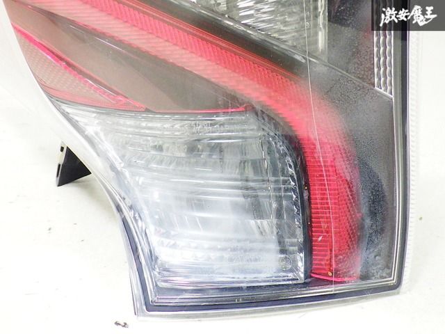 トヨタ 純正 ZVW50 ZWV51 ZVW55 50 プリウス 前期 LED テールライト