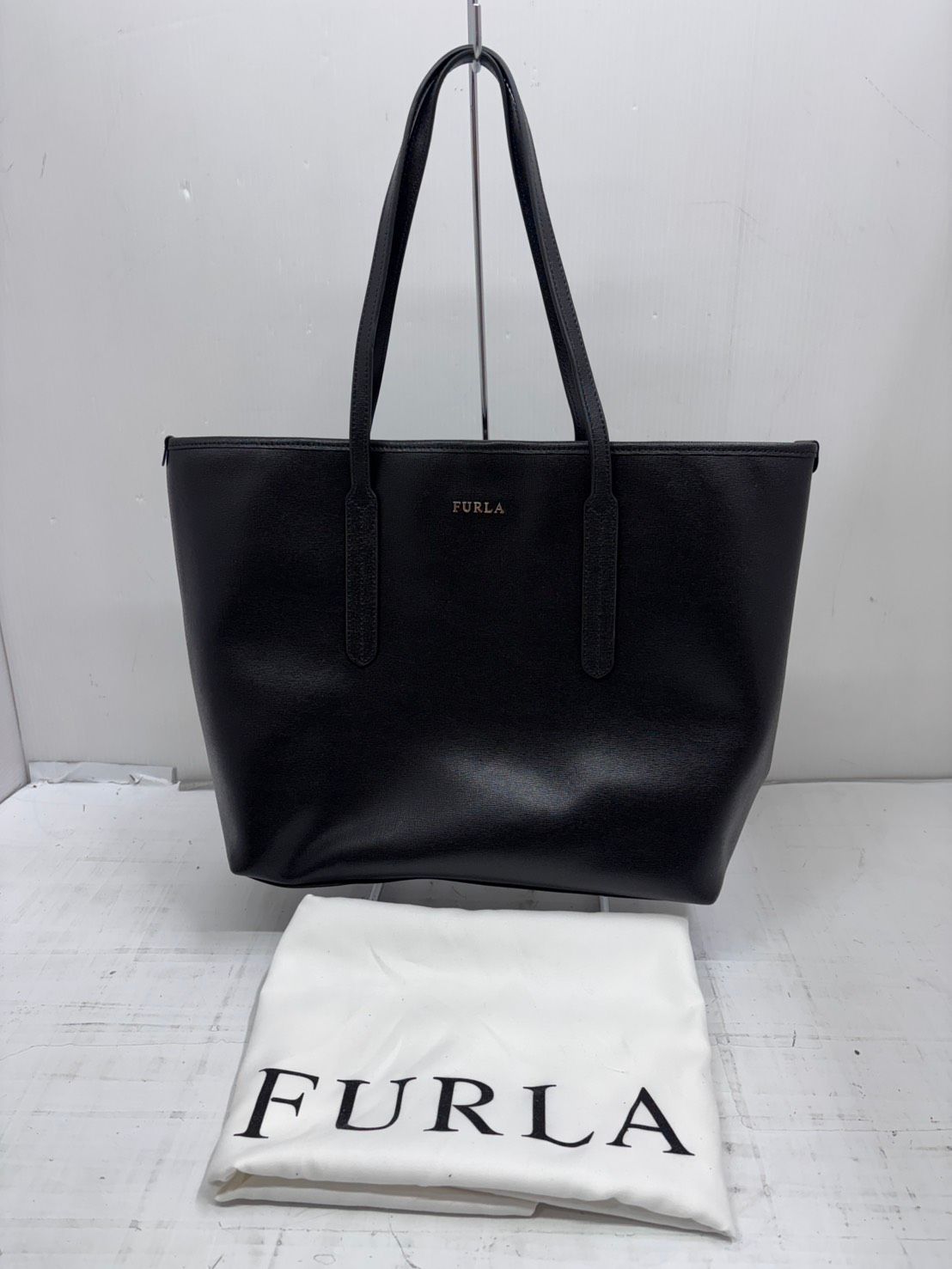 FURLA ブラックレザートートバッグ ビジネスバッグ h12535 FURLA フルラ トートバッグ 鞄 ブラック ビジネス - メルカリ
