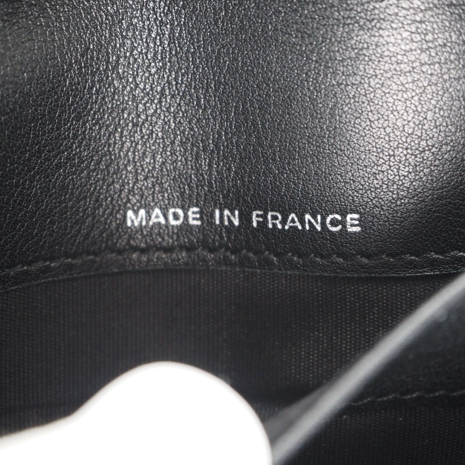 CHANEL 財布 二つ折りエナメル ブラック シャネル - メルカリ
