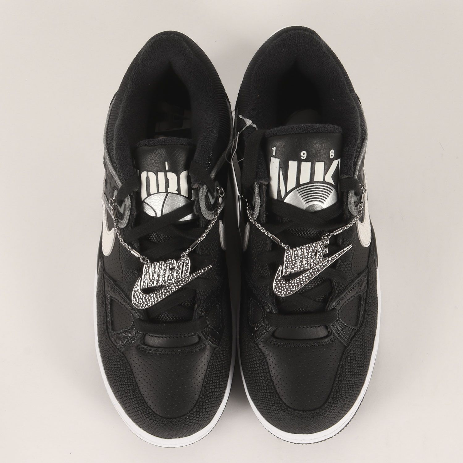 新品】NIKE ナイキ ブラック×ホワイト 黒 白 サイズ:US10(28cm 