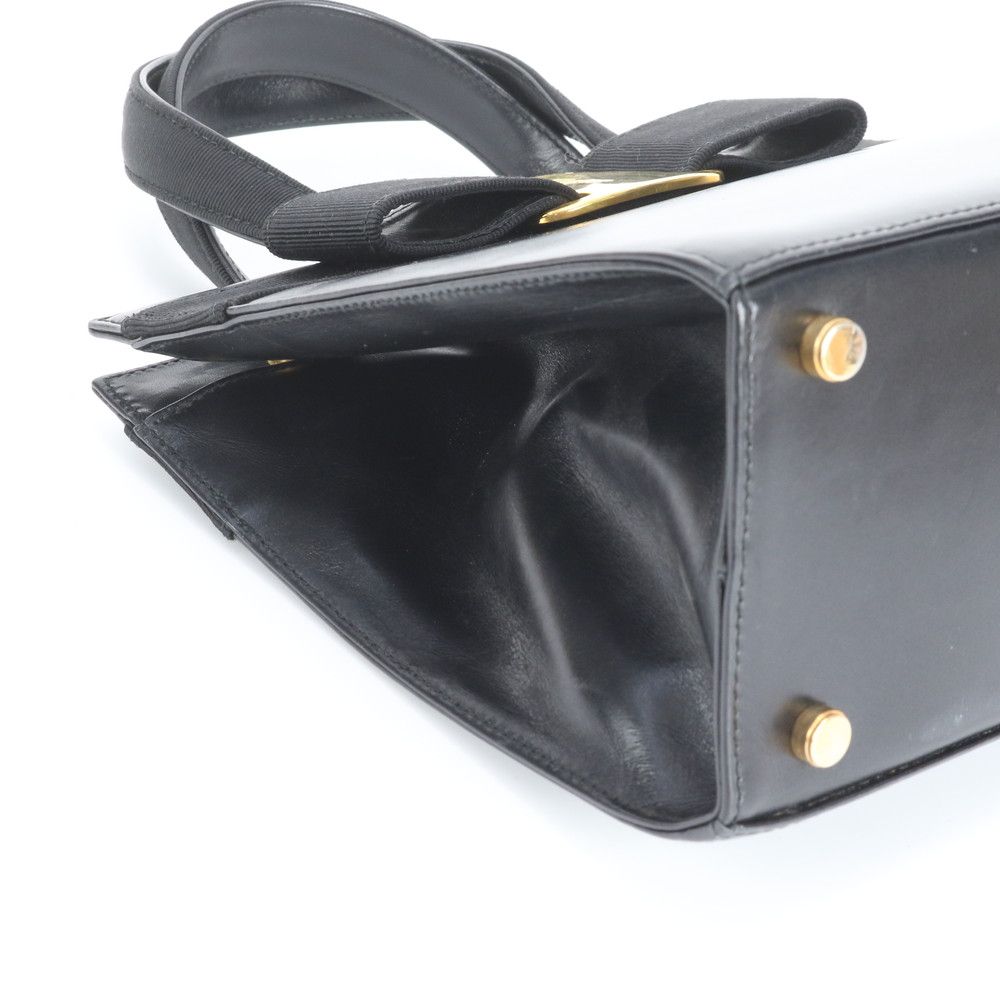 美品 サルヴァトーレフェラガモ ヴァラリボン レザー ハンドバッグ