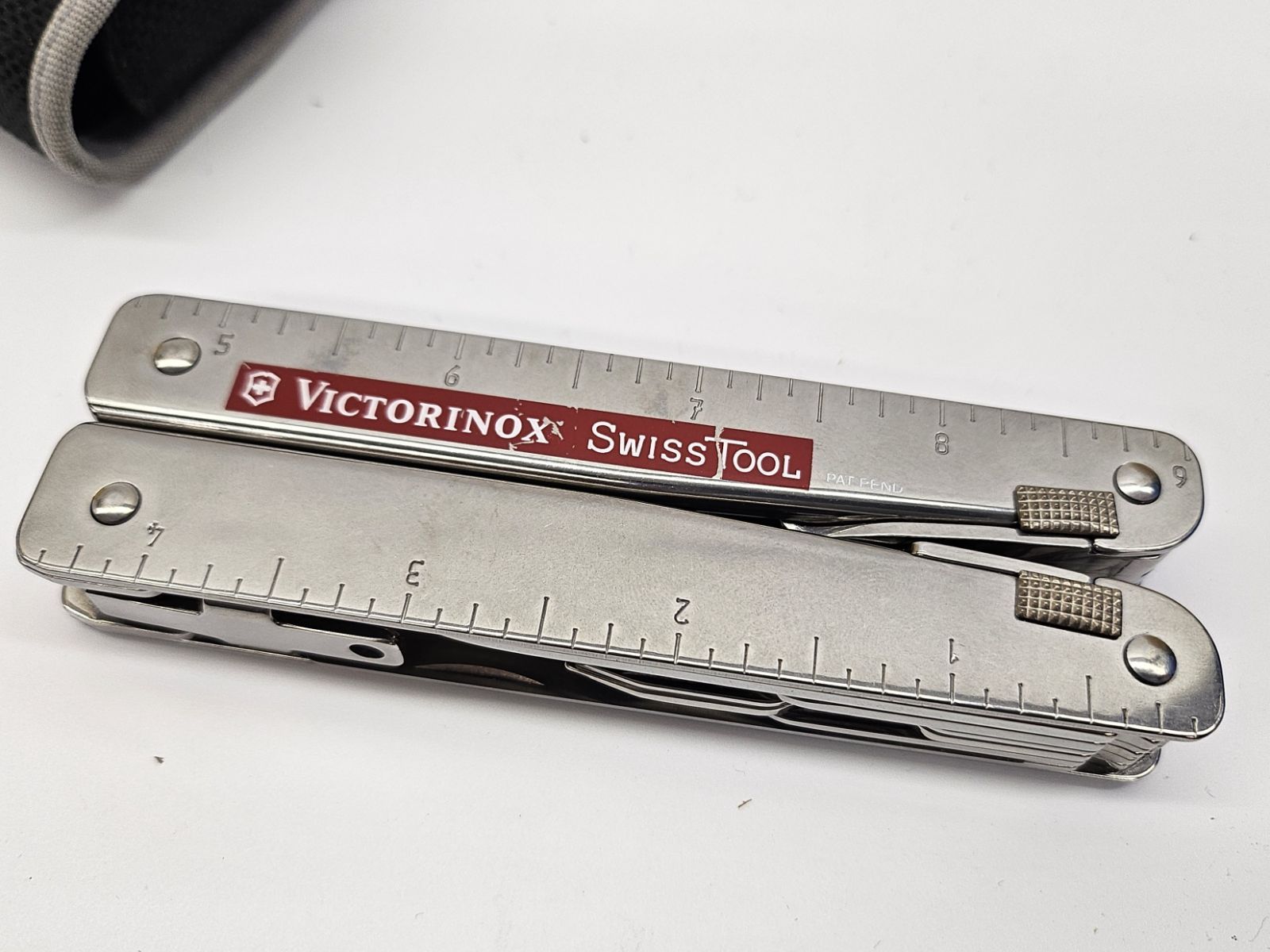  ビクトリノックス スイスツール マルチプライヤー Victorinox SwissTool 多機能ツール ケース付き ヘッドライト ナイフ ツール アウトドア