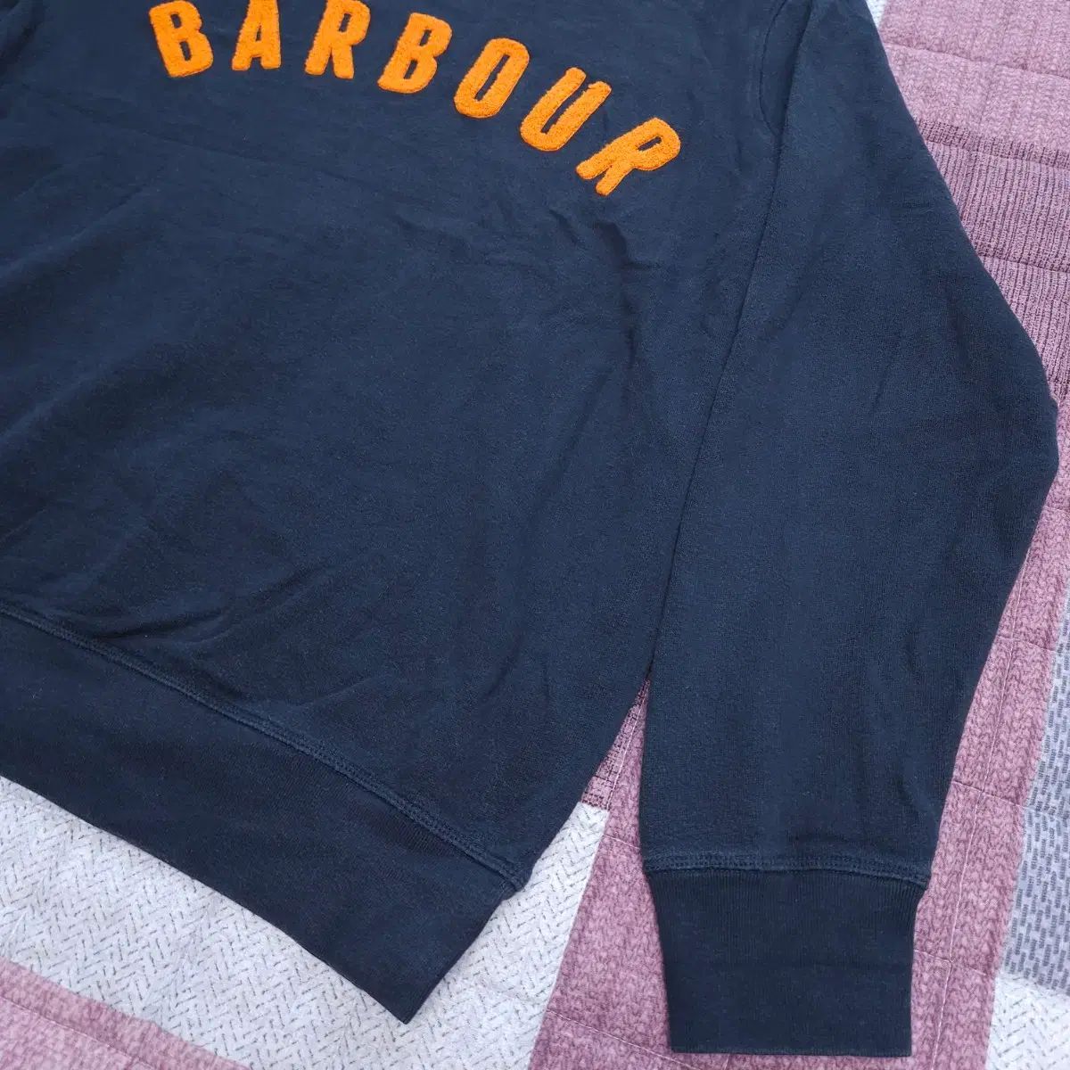 BARBOUR バブアー ロゴ スウェット ネイビー L