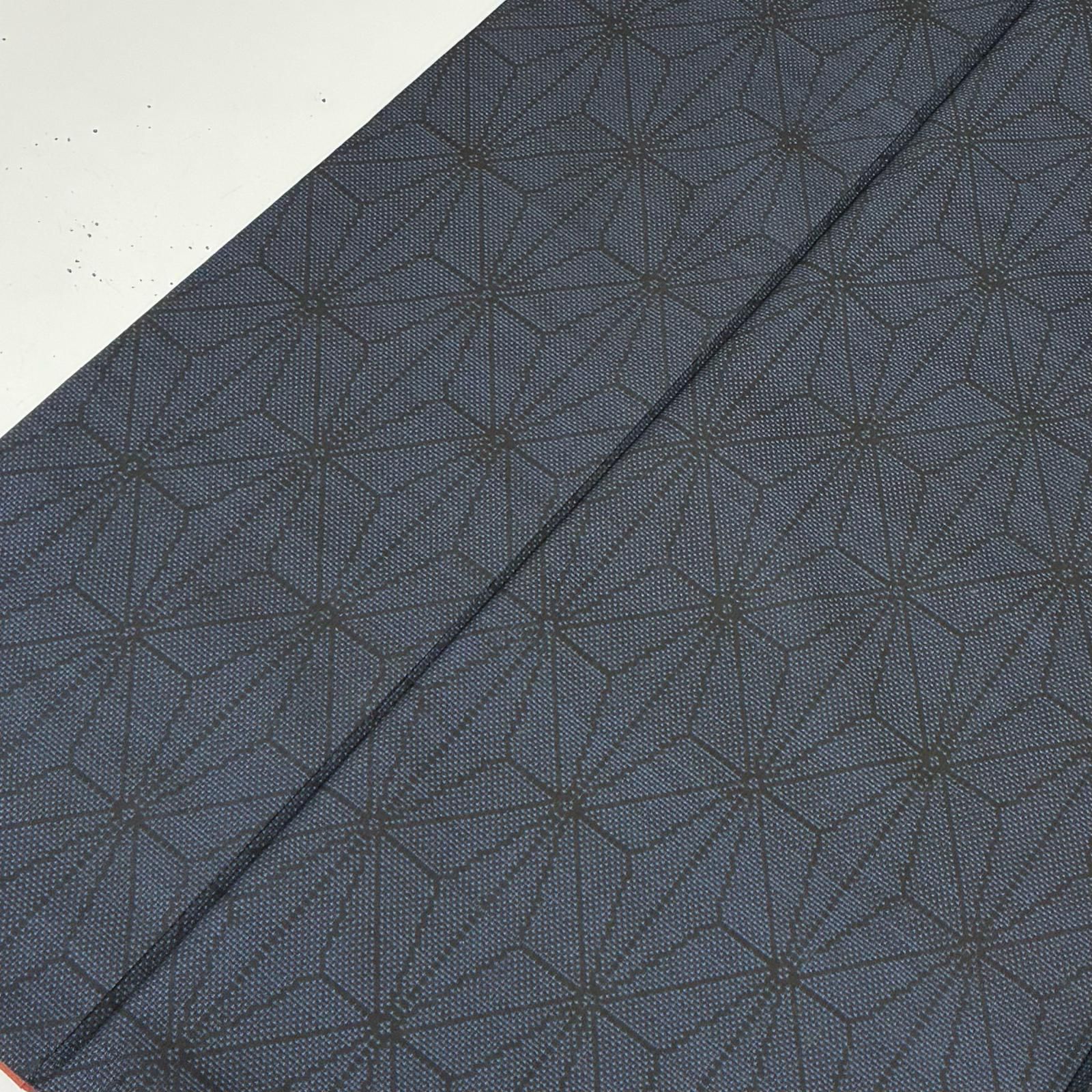 本場大島紬 泥藍染 カタス式 麻の葉模様 素敵な絣柄 正絹 着物 MK-4464