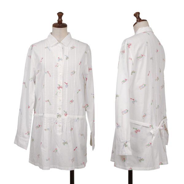 マドモアゼルノンノンMademoiselle NON NON キー刺繍ピンタックシャツ