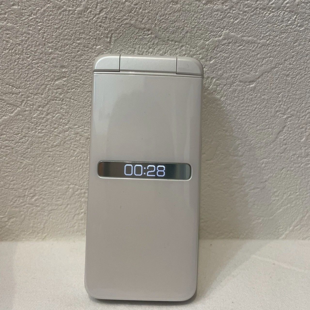 美品】au/GRATINA/KYF39/ホワイト/4Gガラケー/本体/箱付/動作確認済み