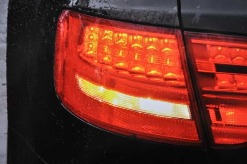 左 テールランプ テールライト LED全点灯OK (DBA-8KCDN) アウディ A4