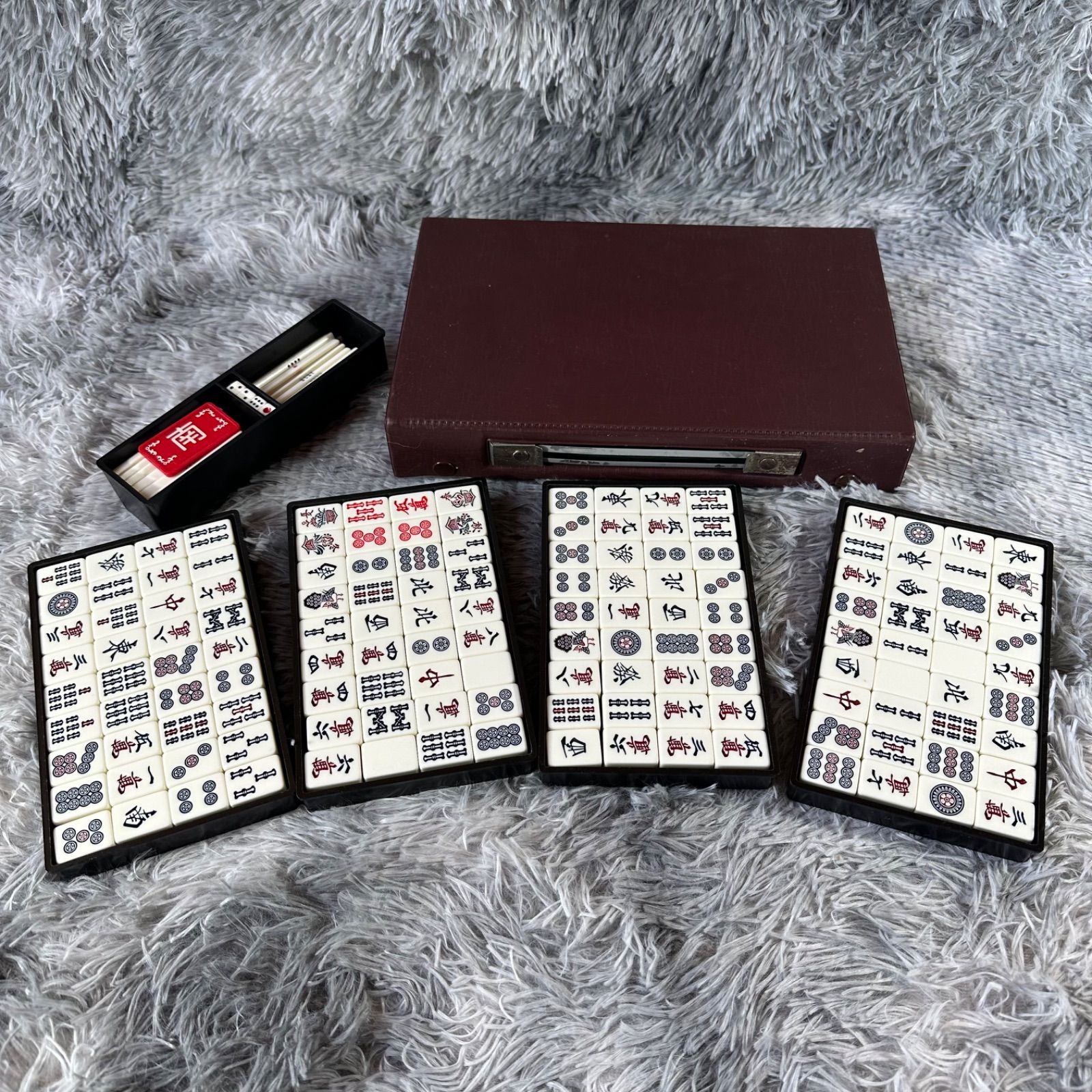 麻雀牌セット【完備】 ハードケース付き レトロ マージャン牌 東 YS26C