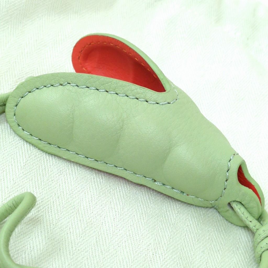 ロエベ LOEWE チャーム PEA POD CHARM グリーン レディース - メルカリ