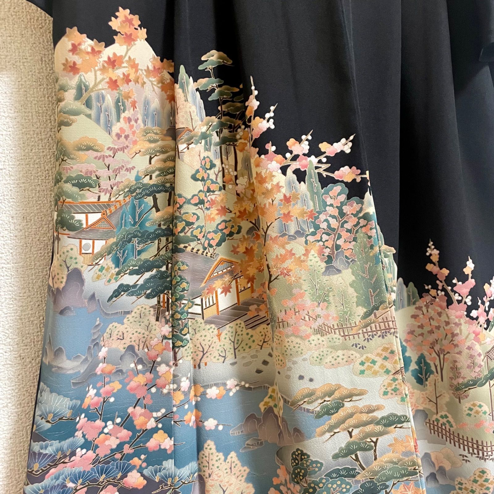 着物リメイク ワンピース 黒留袖 正絹 落款 作家物 風景花文 - メルカリ