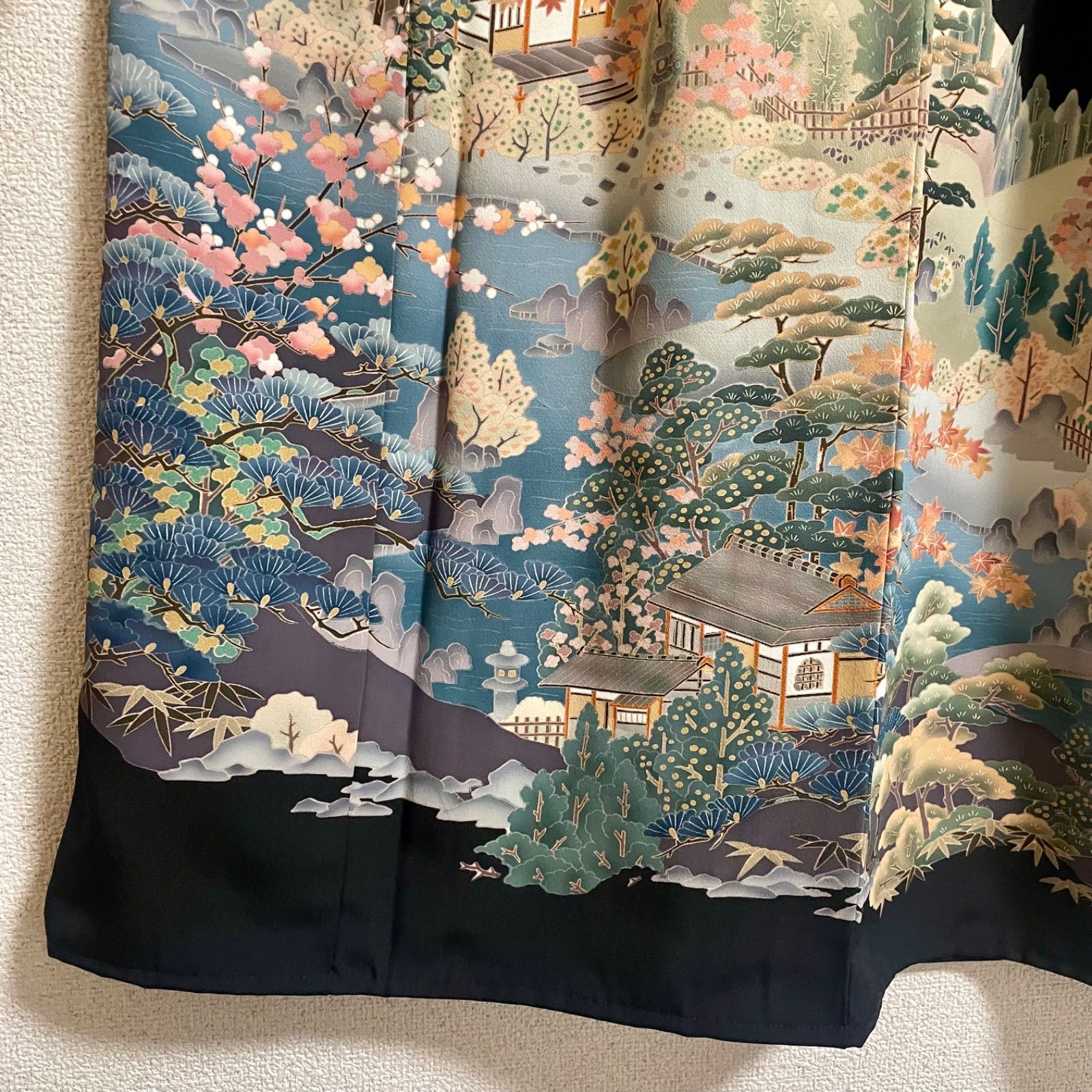着物リメイク ワンピース 黒留袖 正絹 落款 作家物 風景花文 - メルカリ
