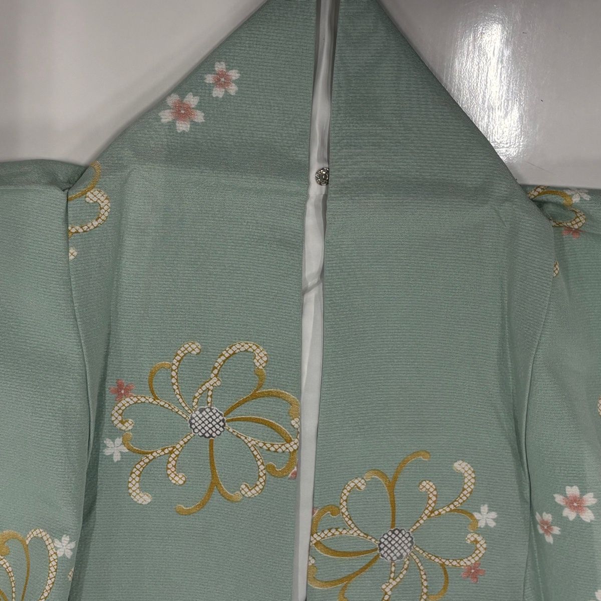 美品】 小紋 身丈161cm 裄丈62.5cm S 袷 やまと 花 桜 薄緑 正絹 秀品