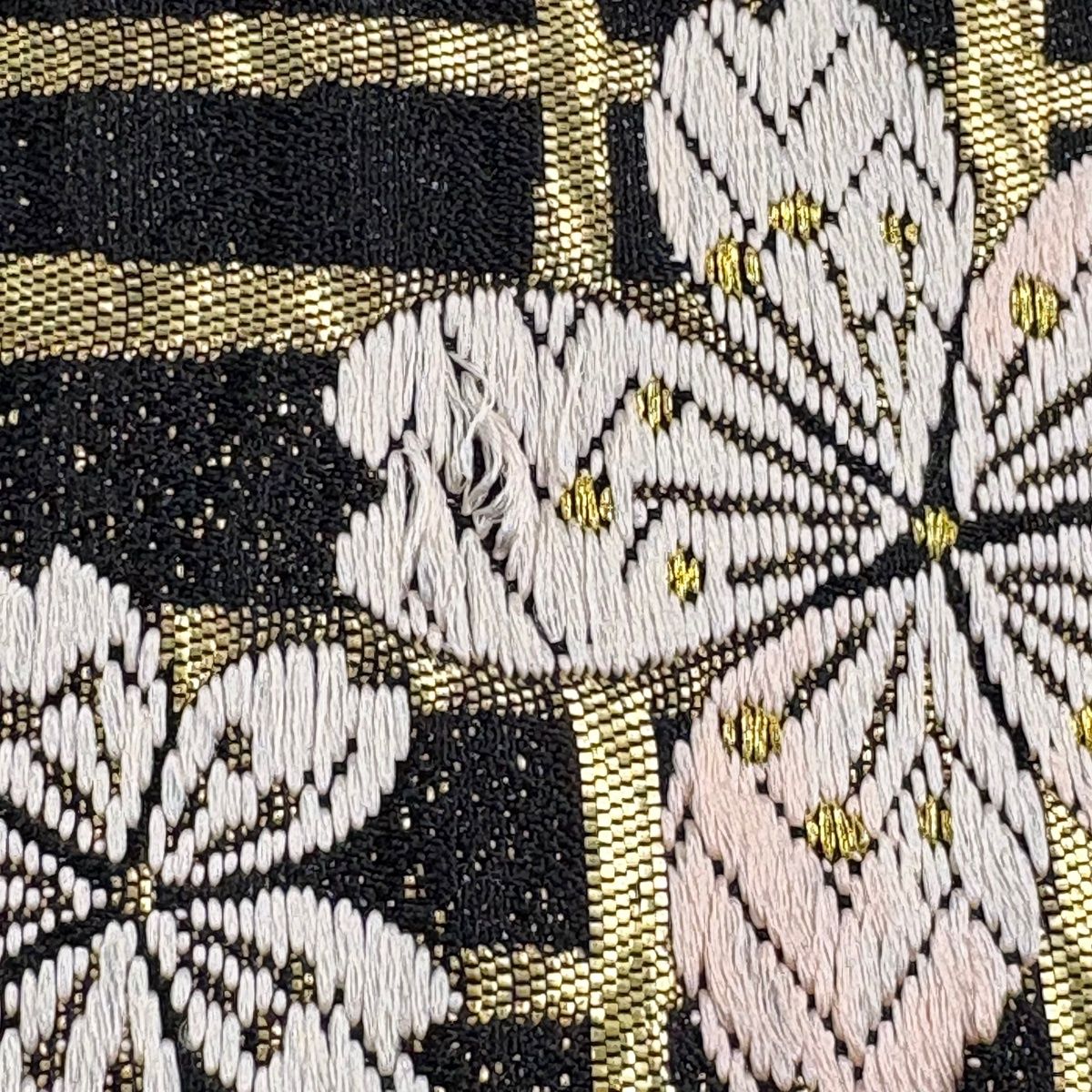 袋帯 秀品 桜 花びら 唐織 箔 黒 六通 正絹 【中古】 - メルカリ