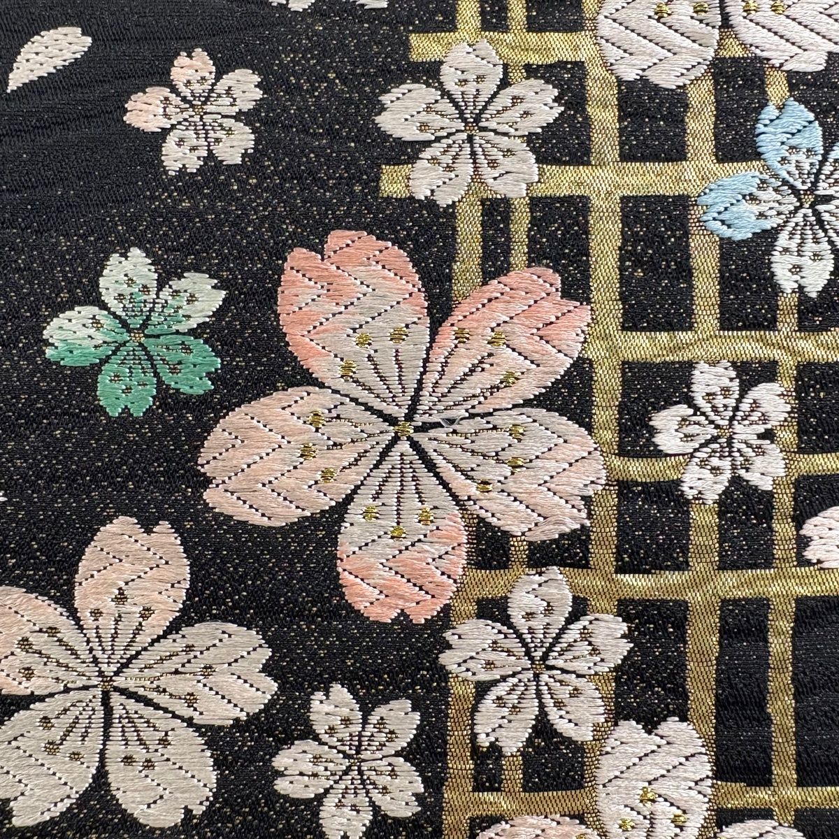袋帯 秀品 桜 花びら 唐織 箔 黒 六通 正絹 【中古】 - メルカリ