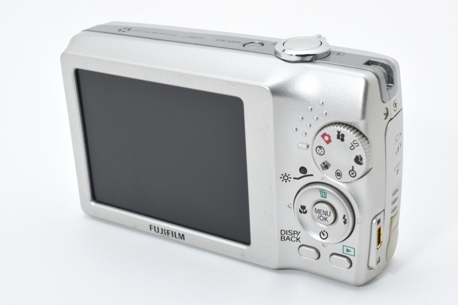 美品・完動品】FUJIFILM FinePix J50 シルバー 動作確認済 820万画素