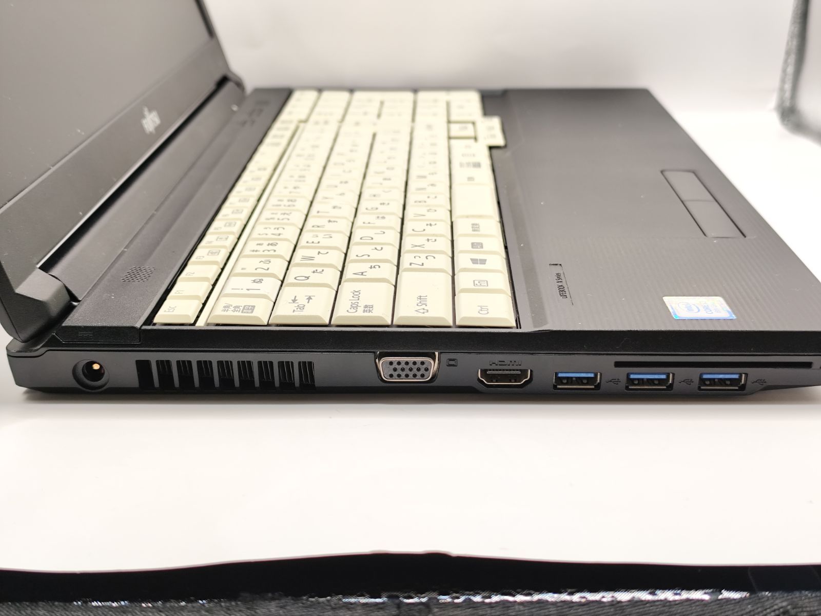 FUJITSU LIFEBOOK A749/A i3-8145U 8GB SSD - メルカリ