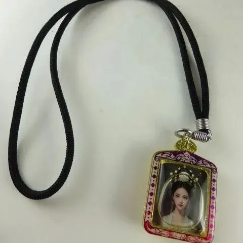 タイ呪物 呪符 ジンジョークカオハン 九尾の狐 プラクルアンネックレス