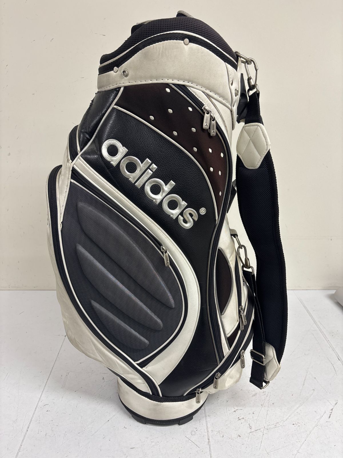 送料無料 アディダス adidas キャディバッグ ゴルフバッグ 5分割