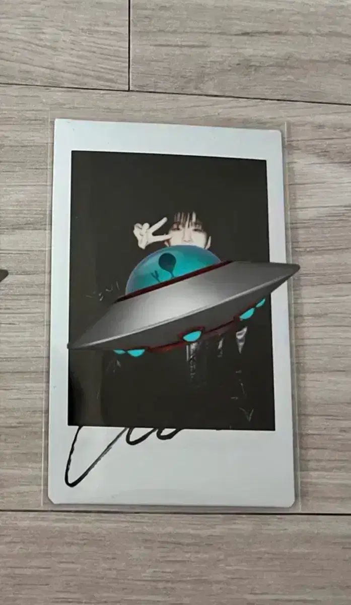 ムン・ジョンアプ SOME サイン入りチェキ サイン入りポラロイド - メルカリ