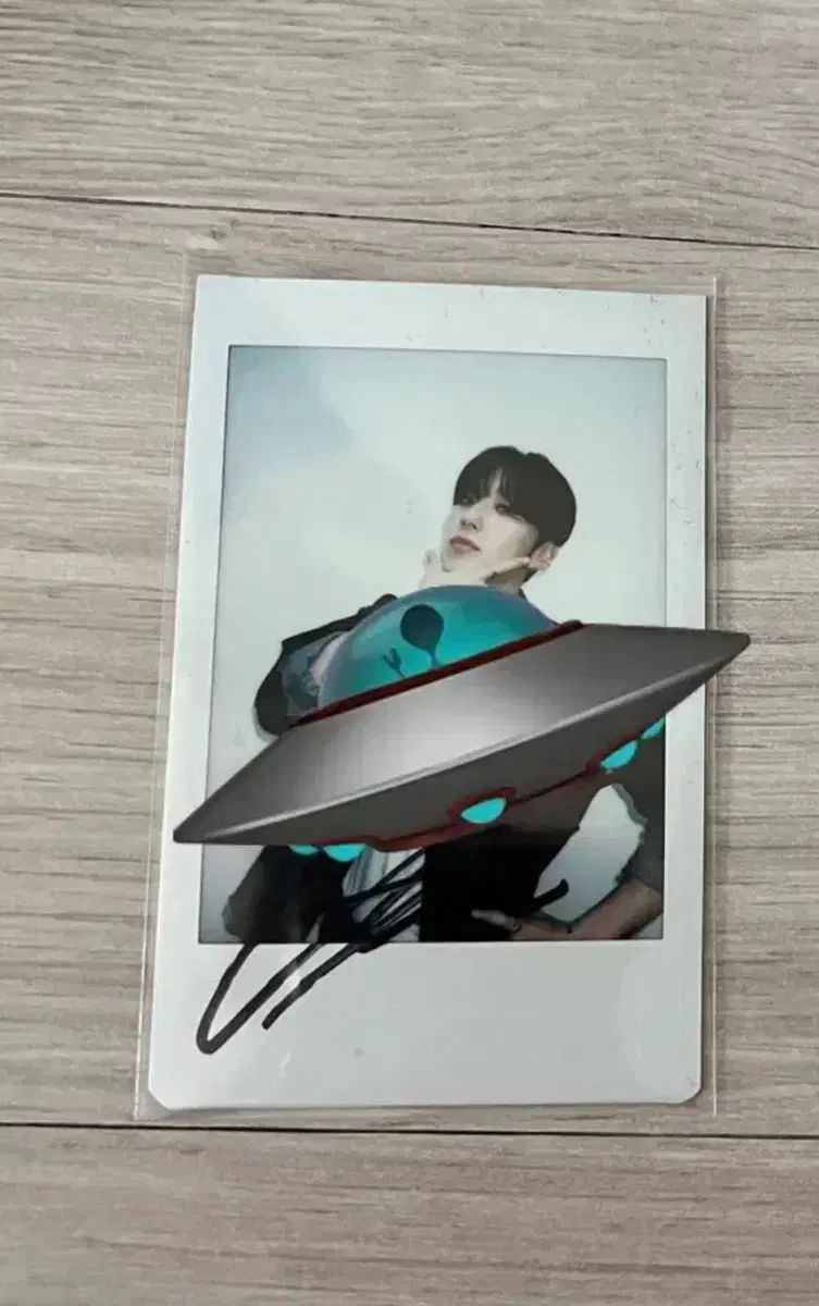 ムン・ジョンオプ SOME サイン入りポラロイド - メルカリ