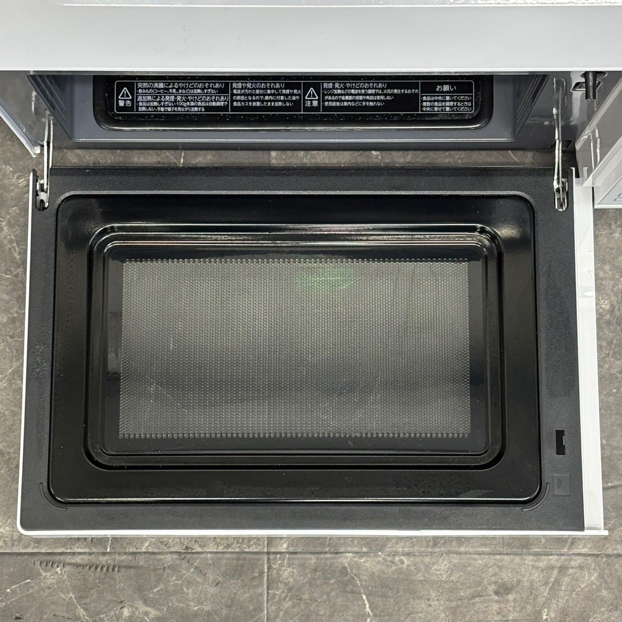 ω送料込！2022年製 美品 900W TOSHIBA 東芝 電子レンジ ER-WS17（W