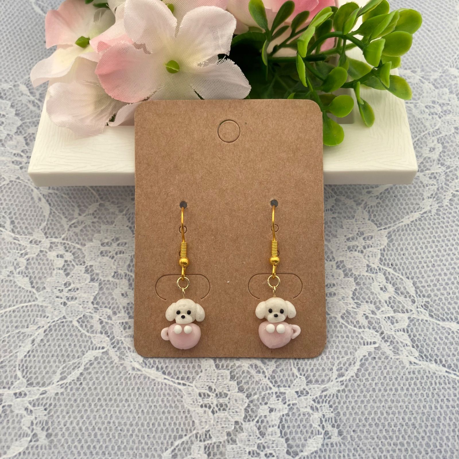 カップinトイプーちゃん꒰ ՞•ﻌ•՞ ꒱ハンドメイドピアス - メルカリ