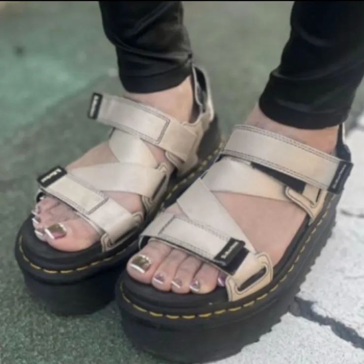 Dr.Martens KIMBER QUAD WARM SAND UK4/23cm 厚底 【公式通販】