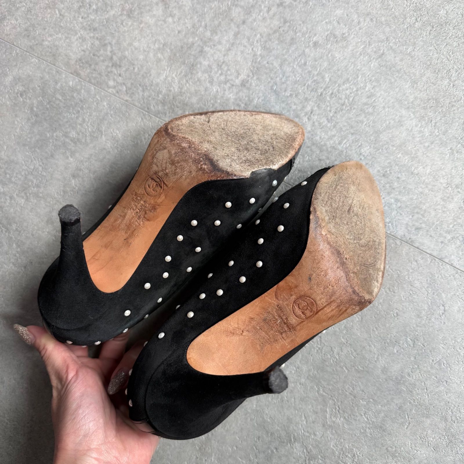 希少 CHANEL シャネル ココマーク パールパンプス スエード ブラック 