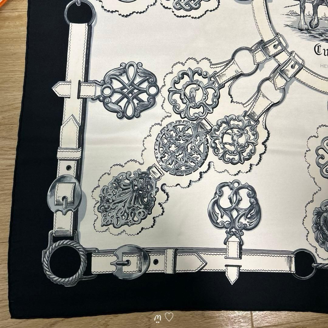 HERMESエルメス カレ90 銅細工 シルクスカーフ モノクロ 白黒 ホース馬