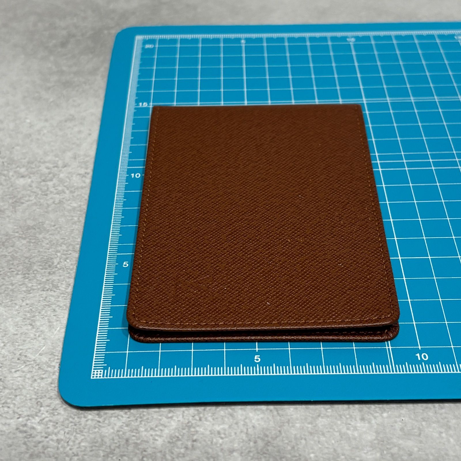 Louis Vuitton ルイヴィトン タイガ Taiga パスケース カードケース