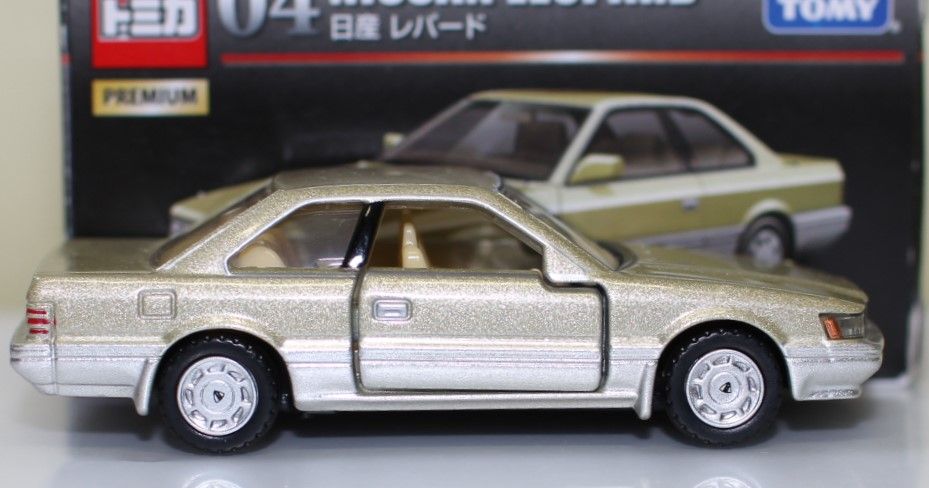廃盤 2個セット 新品未開封トミカプレミアム 04 日産 レパード