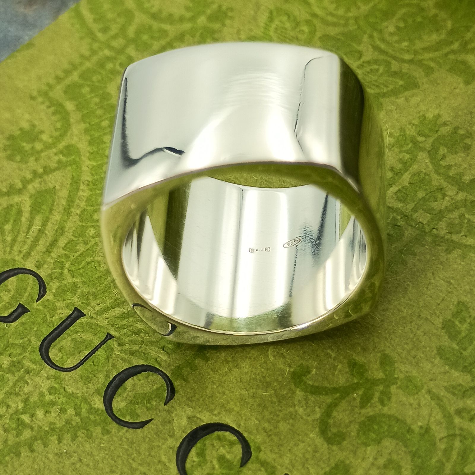 GUCCI グッチ 17号 シルバーリング 指輪 メンズ レディース シルバー