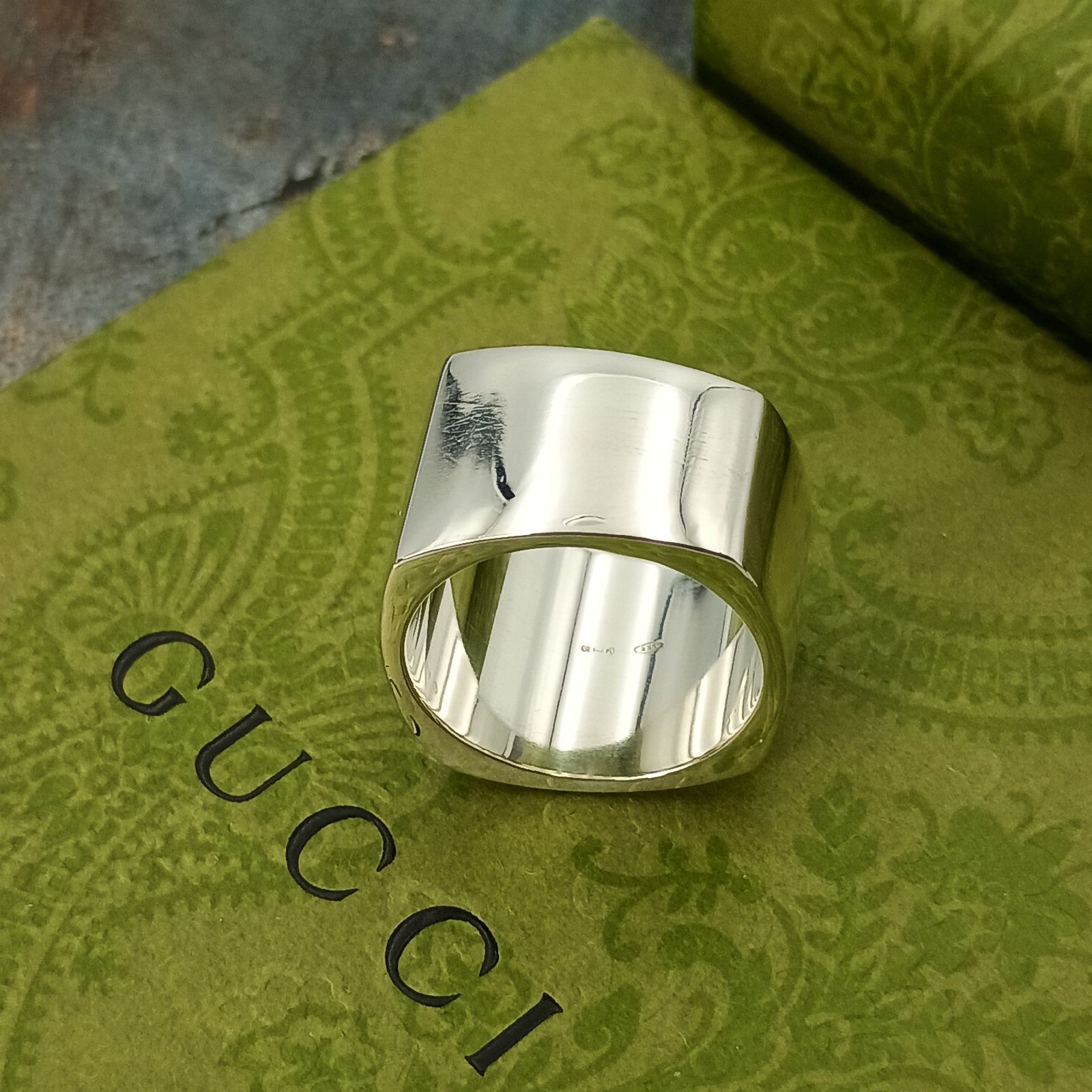 GUCCI グッチ 17号 シルバーリング 指輪 メンズ レディース シルバー