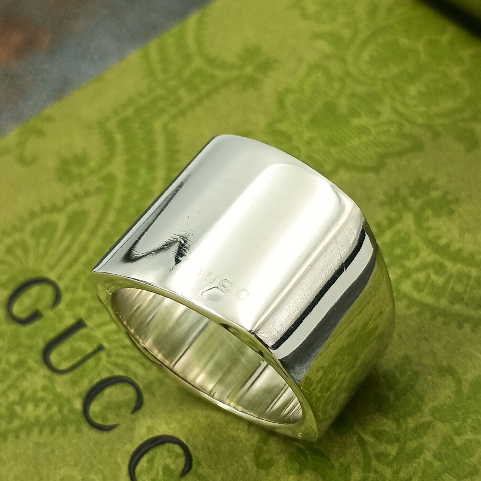 GUCCI グッチ 17号 シルバーリング 指輪 メンズ レディース シルバー