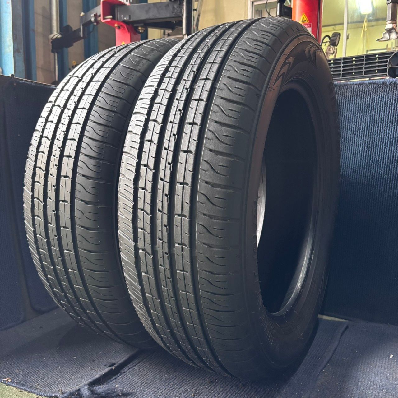 ☆送料無料☆【2022年製造】【溝8分山】DUNLOP GRANDTREK PT5A 2本 265