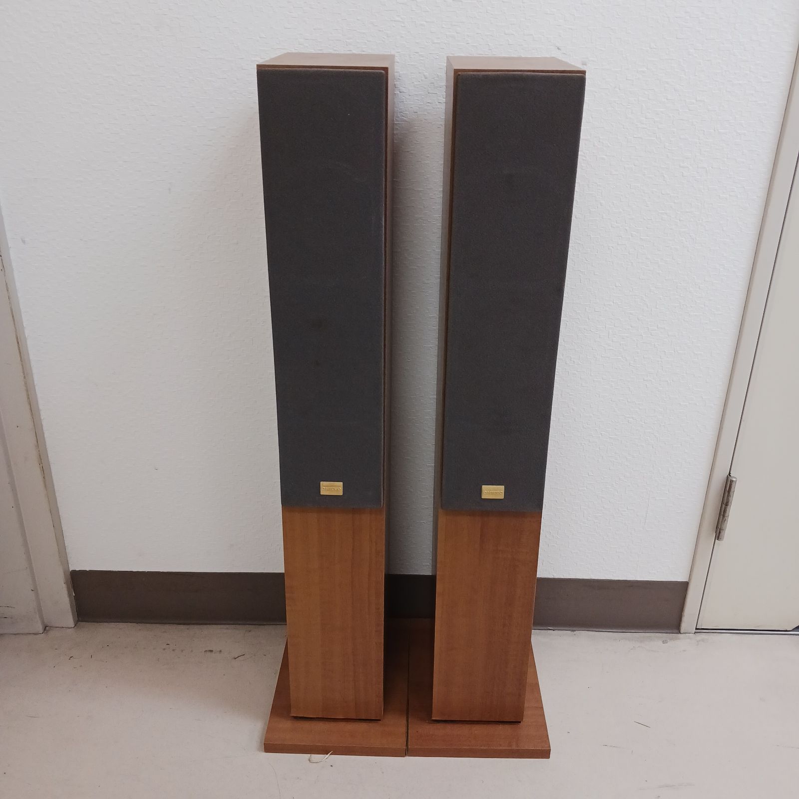 中古品】ONKYO（オンキョー）トールボーイ型スピーカーシステム D-105F