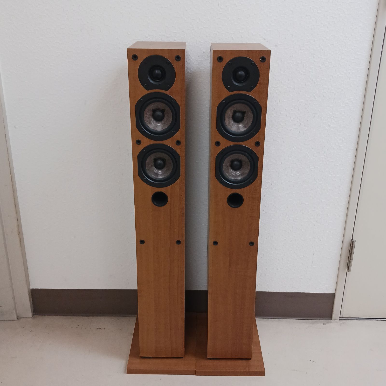 中古品】ONKYO（オンキョー）トールボーイ型スピーカーシステム D-105F