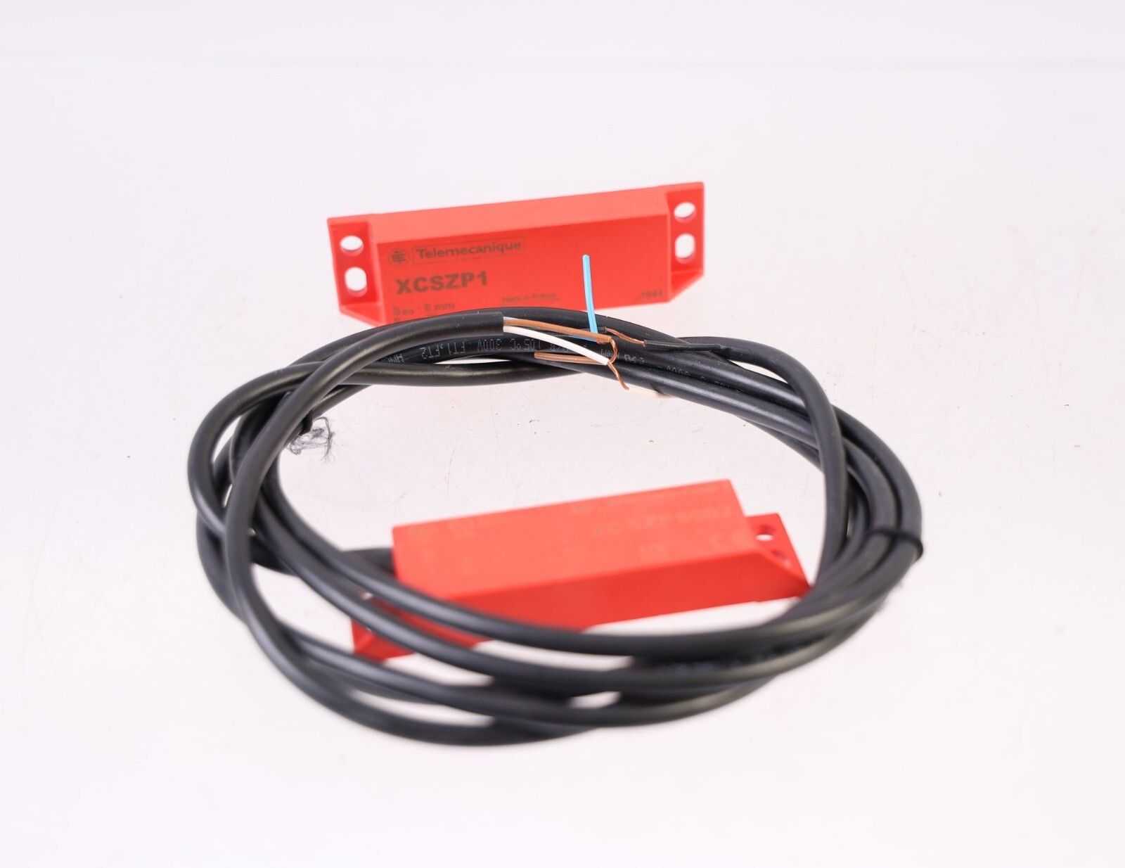 【1年保証】 TELEMECANIQUE XCSDMP5902 XCSZP1 + XCSZP5902 2M CABLE