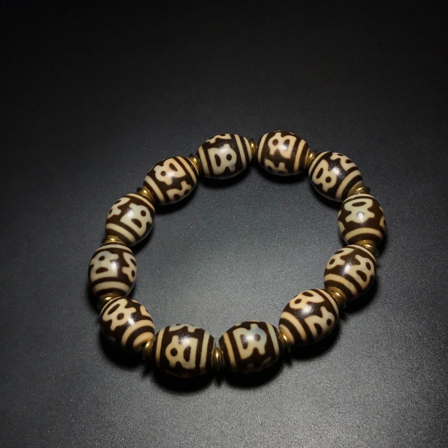 旧家蔵出し 瑪瑙細密彫 包漿 蔵伝 自然風化紋 達洛天珠 財神手串 仏珠