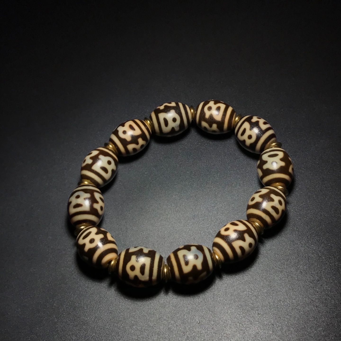 旧家蔵出し 瑪瑙細密彫 包漿 蔵伝 自然風化紋 達洛天珠 財神手串 仏珠