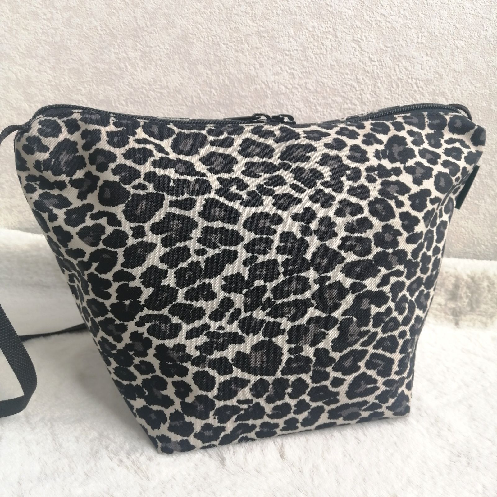 エルベシャプリエ ビッグポシェット ショルダーバッグ パンサーブラン