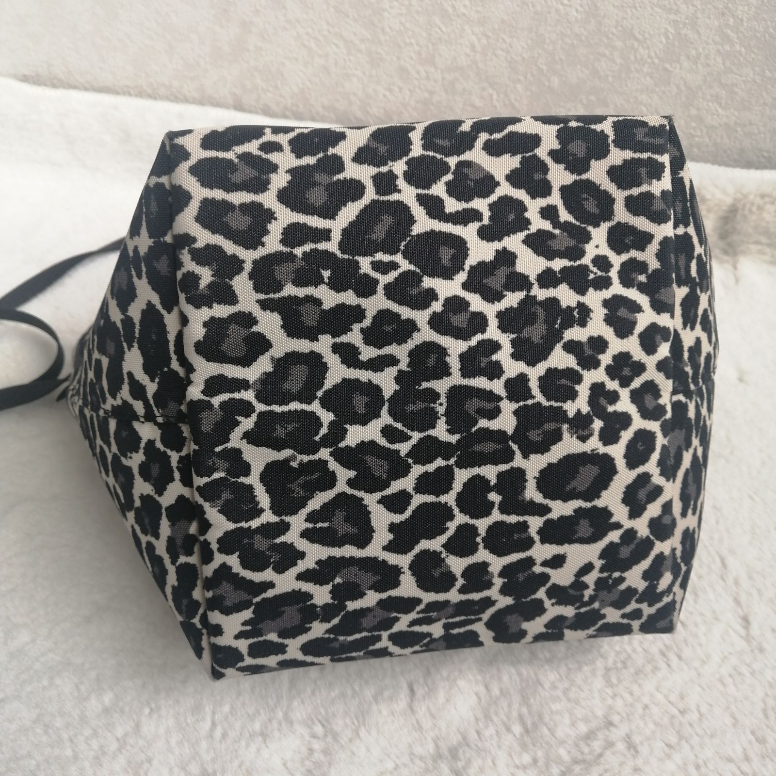 エルベシャプリエ ビッグポシェット ショルダーバッグ パンサーブラン