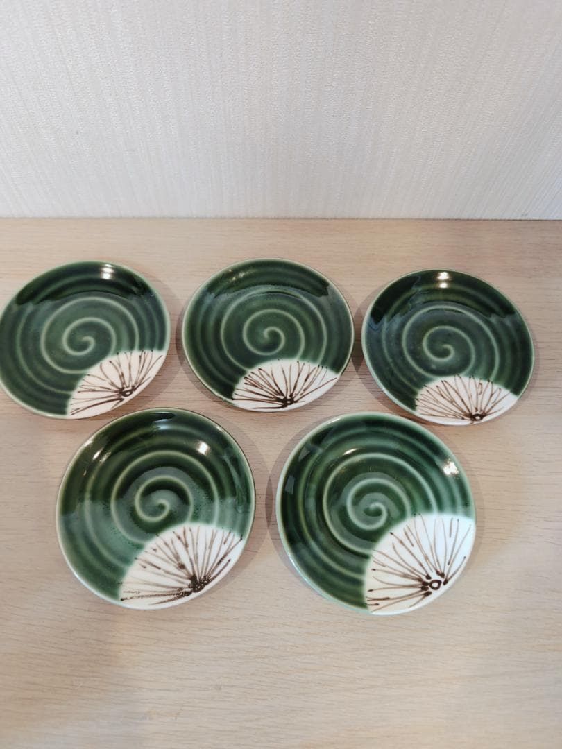 陶器製皿5枚セット 木箱付き 約12cm 渦巻き模様 花 緑 - メルカリ