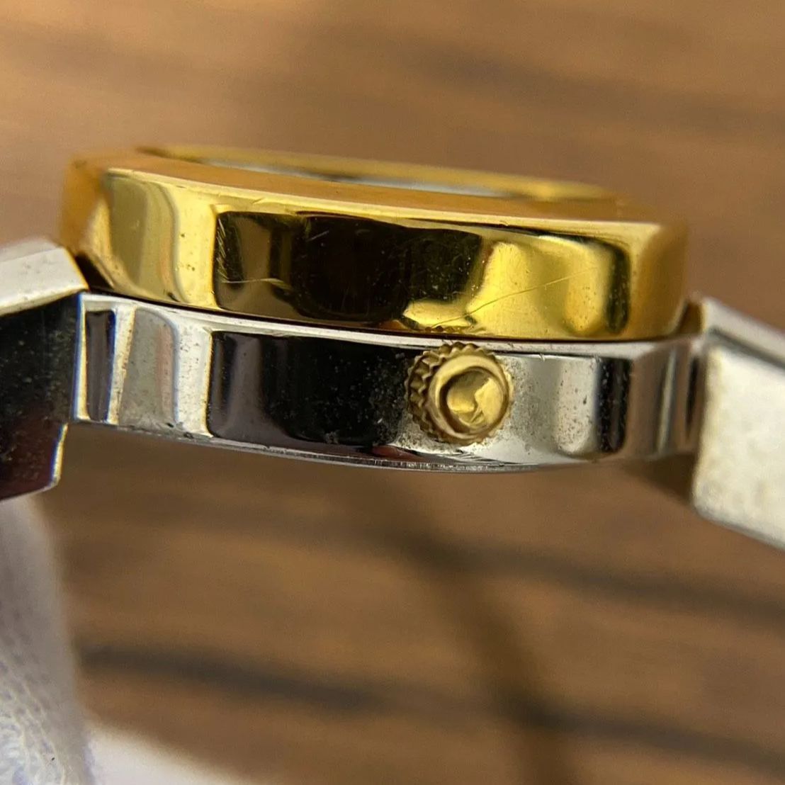 Andre Mouche アンドレムッシュ カメオ バングルウォッチ QZ - メルカリ