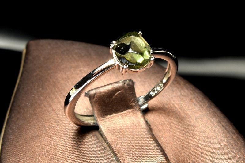 1点物】シルバー925◇入手困難 モルダバイト 7x6mm 原石ラフカット