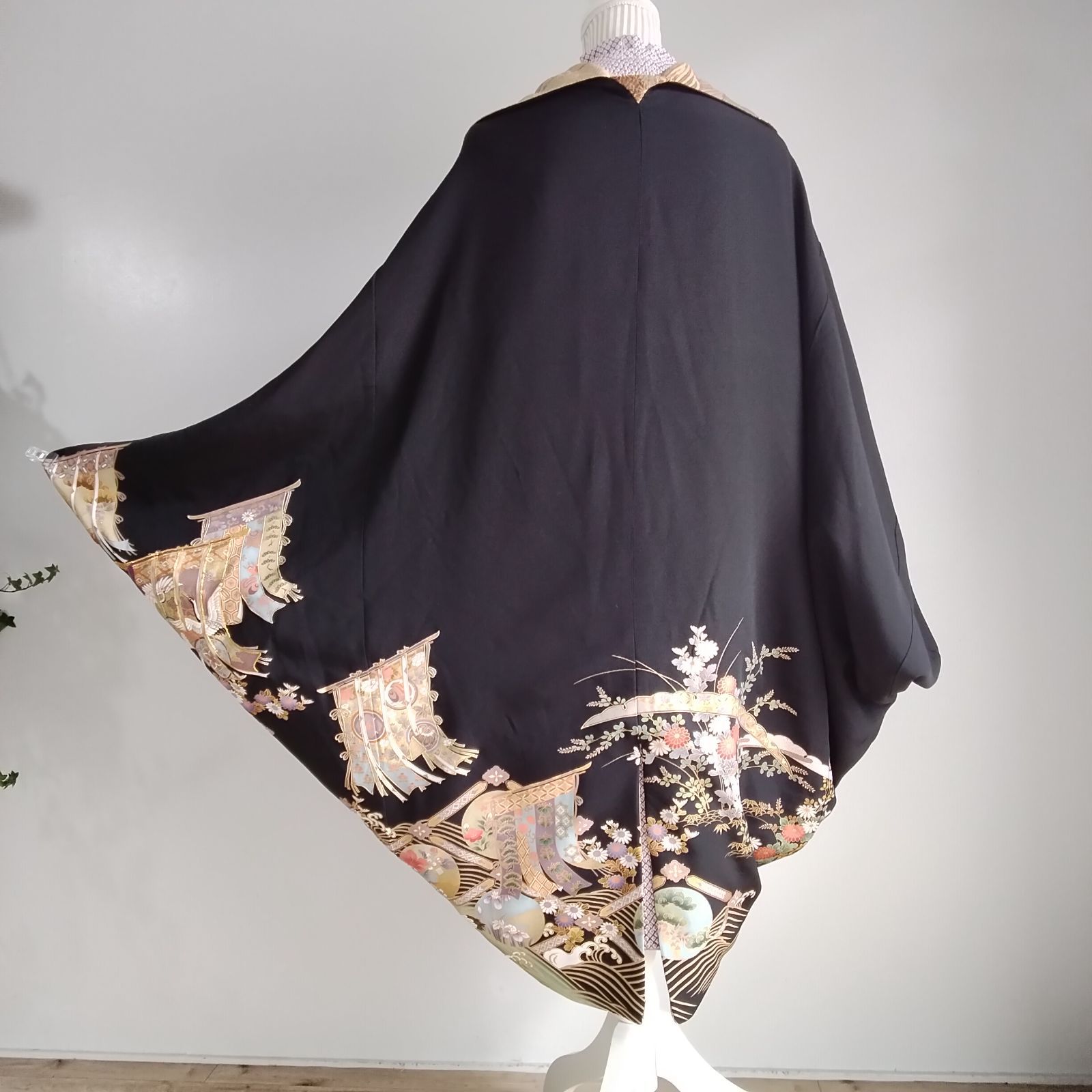 和洋折衷で使える 正絹リバーシブルモモンガコート 黒留袖リメイク